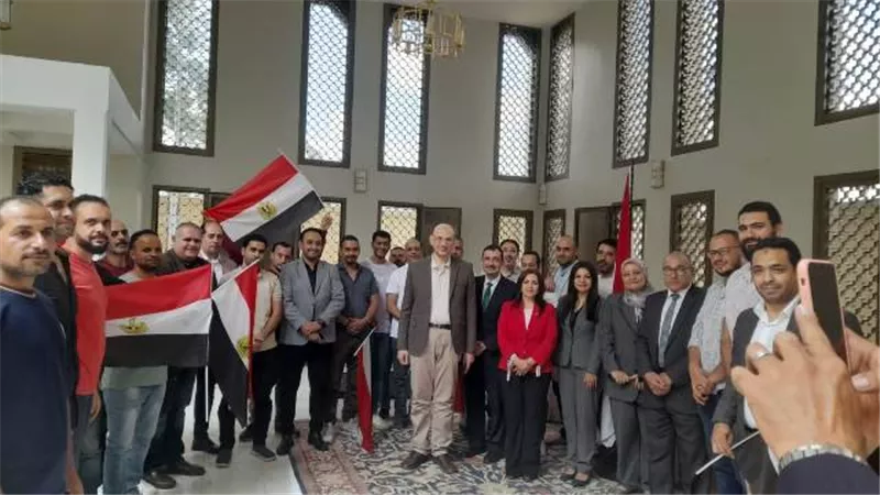 حضور مشرف للمصريين برواندا للتصويت بانتخابات الرئاسة