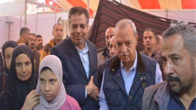 الهجان يتفقد عدد من معارض السلع والسوبر ماركت بمدينتي شبرا وبنها