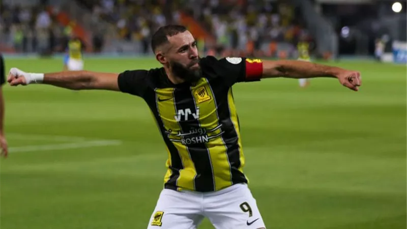منافس الأهلي المحتمل.. بنزيما يغيب عن الاتحاد حتي مونديال الأندية