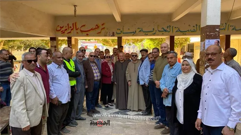 الكشف علي ٢٦٨٥ حالة في قافلة 