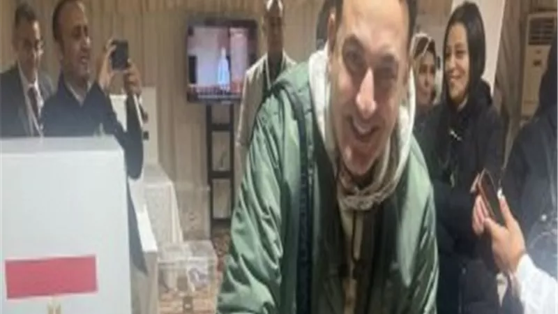 دياب يدلي بصوته في انتخابات الرئاسة بالرياض