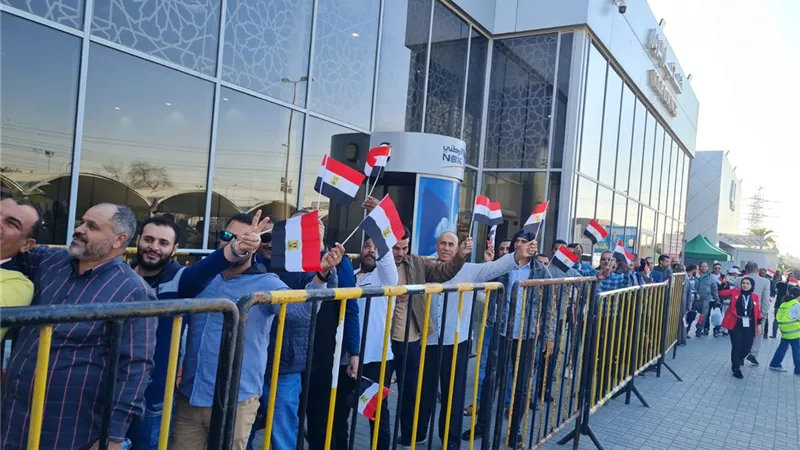اللجان الانتخابية بالسعودية تشهد اقبالا كثيفا من المصريين لليوم الثاني من الاستحقاق الرئاسي