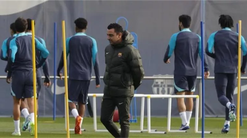 قبل مواجهة أتلتيكو مدريد..حارس برشلونة يواصل الغياب عن التدريبات