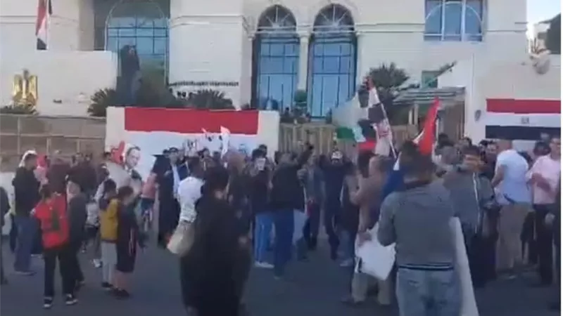 وسط أجواء احتفالية ... استمرار توافد المصريين في الأردن للمشاركة في ثاني أيام الانتخابات الرئاسية
