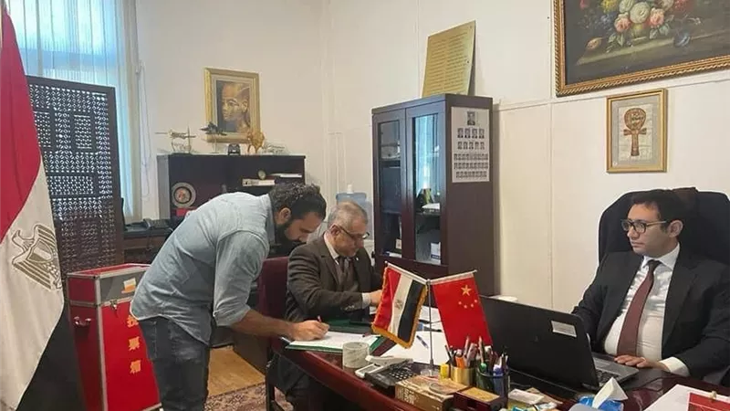 توافد كبير للناخبين المصريين في الصين على مقار اللجان الانتخابية