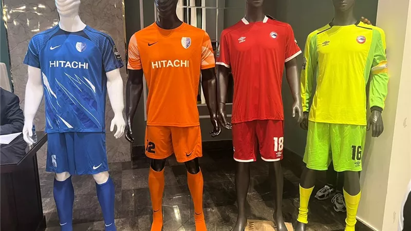 فيوتشر يرتدي الأحمر والهلال الليبي بالأزرق غدا بالكونفدرالية