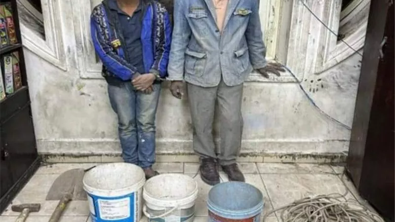 ضبط شخصين ينقبان عن الآثار بالدرب الأحمر