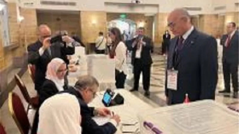 اقبال المصريين بالخارج علي التصويت.. أبهر العالم