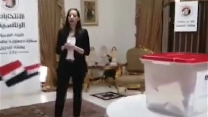 مراسلة «القاهرة الإخبارية» من المنامة: مشاعر الناخبين المصريين كانت ممتزجة بين الفرح والحزن لهذه الأسباب