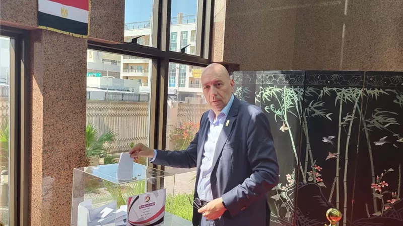 شريف العريان يشارك في الانتخابات الرئاسية بدبي