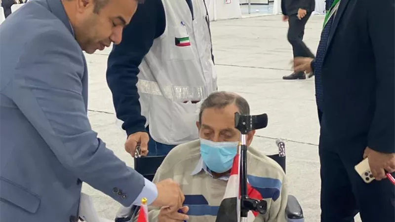 المصريون من ذوي الاحتياجات في الكويت يحرصون على المشاركة في التصويت
