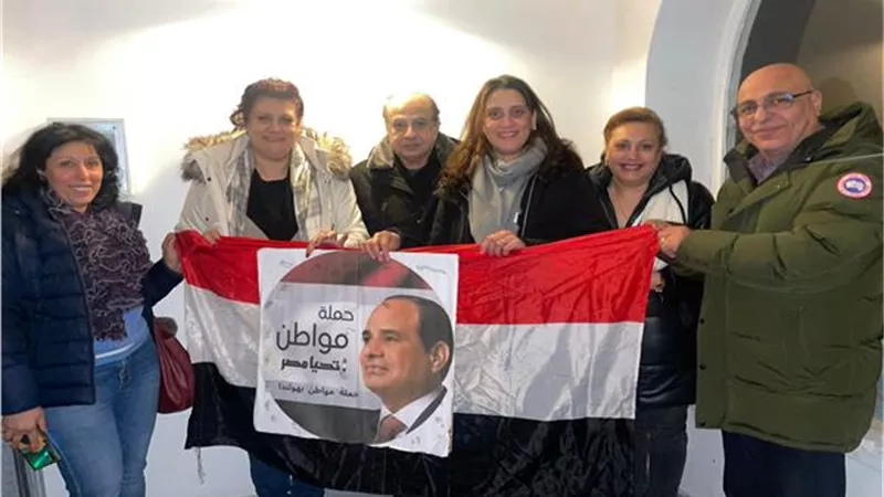 توافد الجالية المصرية في هولندا على السفارة المصرية للمشاركة في الانتخابات الرئاسية
