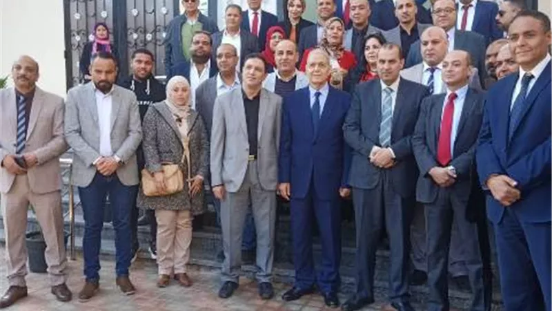 شاكر: تطوير مراكز خدمة العملاء لتقديم خدمة عصرية وسريعة للمواطنين