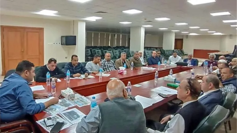 رئيس جهاز العبور يبحث مقترحات وطلبات سكان الحي السابع