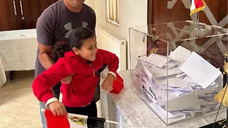 إقبال متزايد من الناخبين على لجان الاقتراع فى السفارة المصرية بقبرص