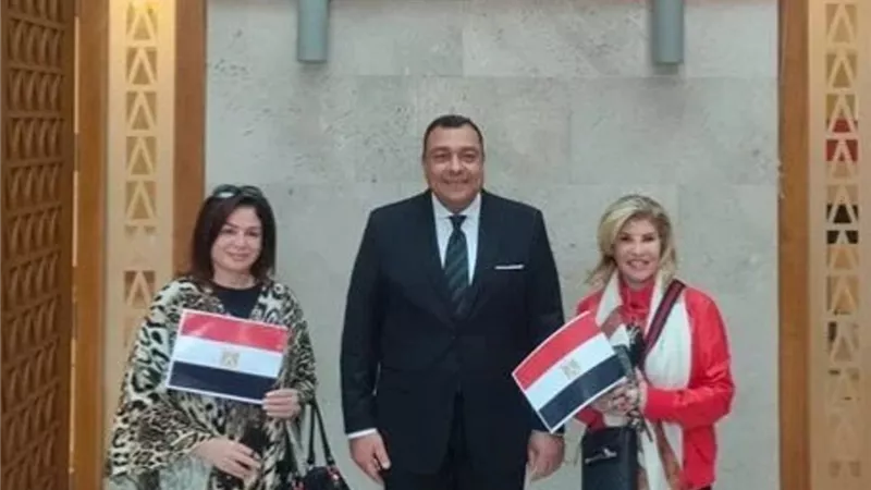 نجوم الفن أدلوا باصواتهم فى انتخابات الرئاسة بالخارج