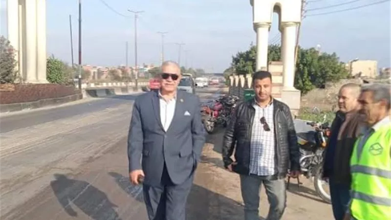 الصناديلى يتفقدالمناطق الحيوية بمدينة الزقازيق وبردين