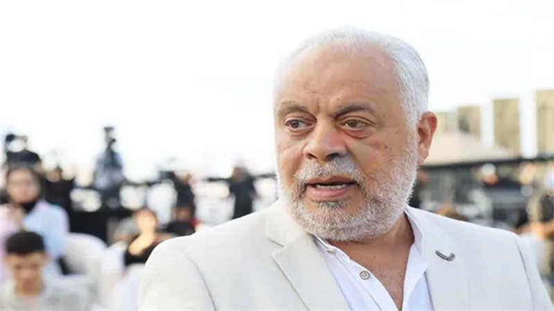 نقيب الممثلين يكشف تطورات الحالة الصحية لزوجه اشرف عبد الغفور
