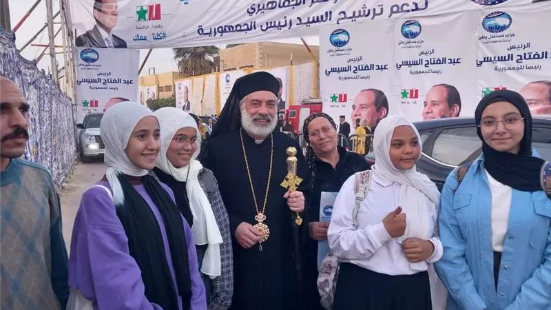 الأنبا باسيليوس يشارك بمؤتمر دعم المرشح عبد الفتاح السيسى