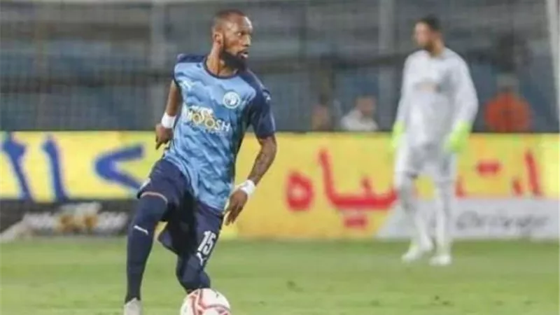 إيقاف نجم وسط بيراميدز 3 مباريات وغرامة 25 الفا