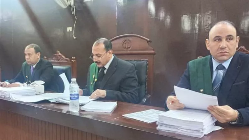 الضبع الغدار.. أشعل فى عديله النار
