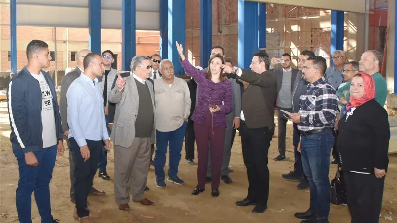 وزيرة الثقافة تتفقد مشروع إنشاء مركز 15 مايو للثقافة والفنون