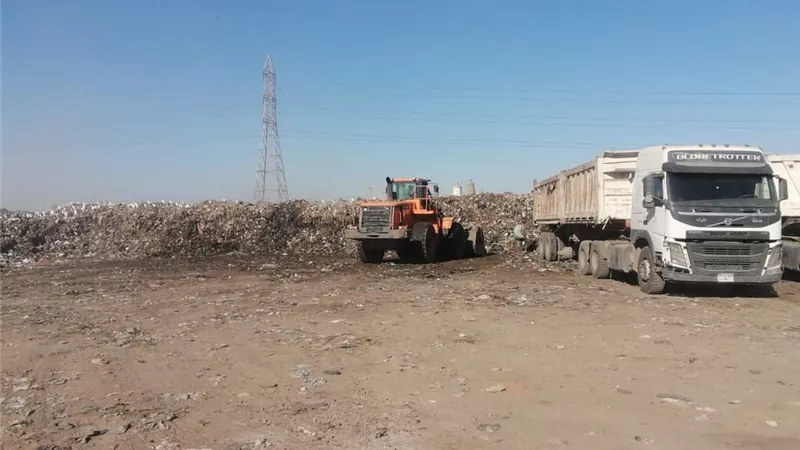 رفع 20 نقلة مخلفات صلبة من نقطة الغار للمدفن الصحى