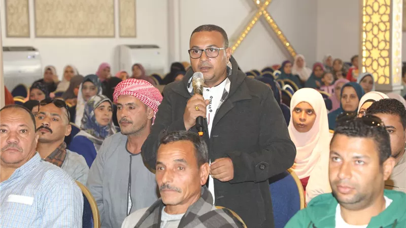 محافظ بني سويف يعقد لقاءً جماهيرياُ مع أهالي مركز الواسطى