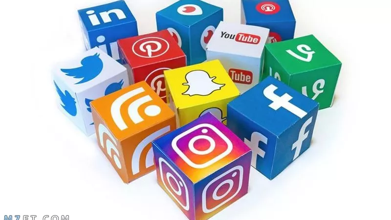 حكم نشر آيات من القرآن على مواقع التواصل وترشيح صديق يكمل بعد ذلك
