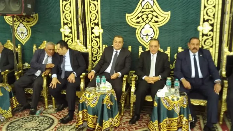 محافظ الشرقية يُؤدي واجب العزاء في وفاة والد المقدم أحمد مجدى