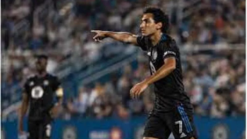 ظهر فى التدريبات .. نجم الاهلى ينتقل إلى بيراميدز