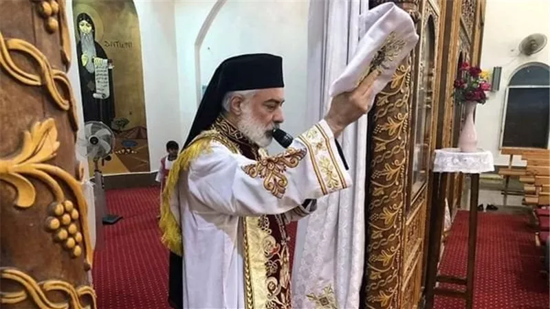 الأنبا باسيليوس يترأس الرياضة الروحية للأباء كهنةالإيبارشية
