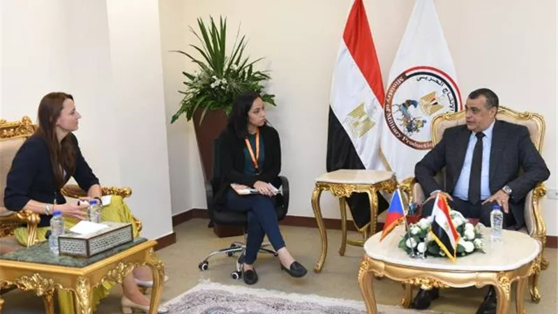 بحث سبل التعاون بين وزارة الإنتاج الحربي و وزارة الدفاع التشيكية