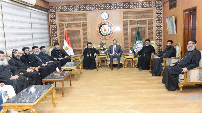 محافظ الدقهلية يستقبل اسقف ميت غمر وبلاد الشرقيه