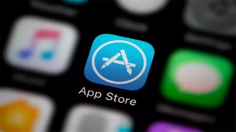 متجر App Store يزيل بعض التطبيقات الروسية