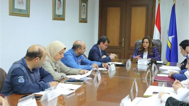 محافظ دمياط تتابع أعمال الخطة الإستثمارية