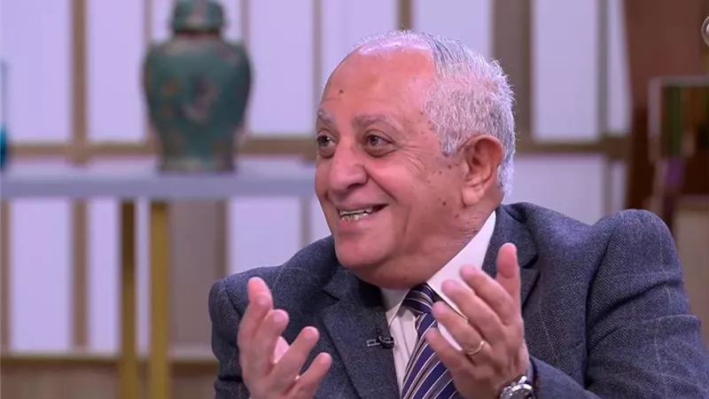 زمالك يا مدرسة والشياطين الحمر .. حسن المستكاوي يوضح أصل الهتافات