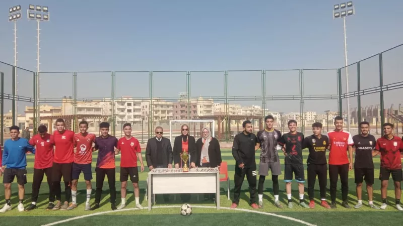 فريق التمريض بطل دوري جامعة بني سويف الأهلية للكرة الخماسيه