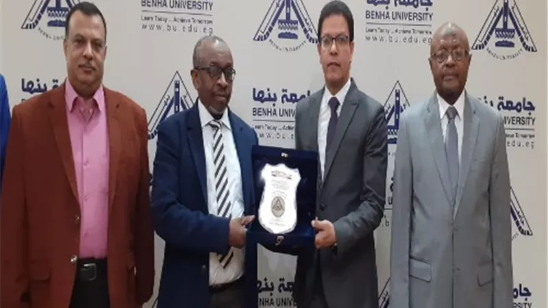 رئيس جامعة بنها يستقبل سفير جمهورية القمر المتحدة