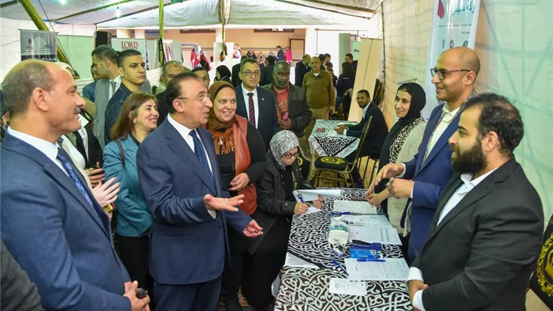 محافظ الإسكندرية يفتتح الملتقى التوظيفي الرابع لخريجي المدارس الفنية