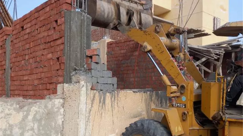 رضوان: جهاز بدر ينفذ إزالات سكنية وتحويل المخالفين للنيابة.. صور