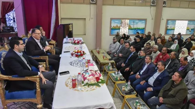محافظ الشرقية يجتمع مع رؤساء 6 رؤساء مدن وحيين