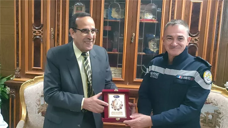 محافظ شمال سيناء يستقبل المحافظ البحري لمنطقة البحر المتوسط