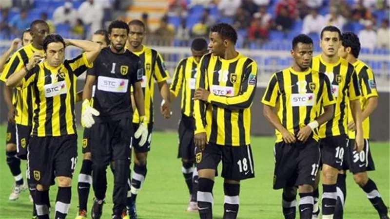 جاياردو تشكيل إتحاد جدة لمواجهة ضمك في الدوري السعودي.