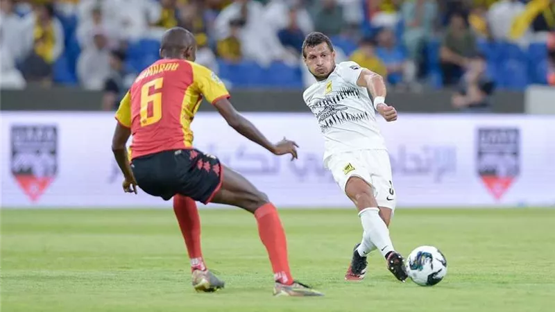 طارق حامد يشارك في فوز ضمك بثلاثية علي إتحاد جدة بالدوري السعودي
