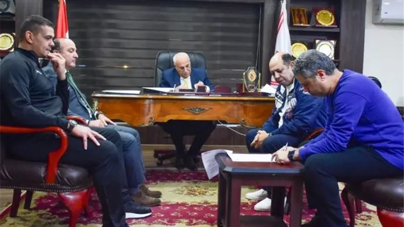 رسميًا.. معتمد جمال يوقع على عقود تدريب الزمالك
