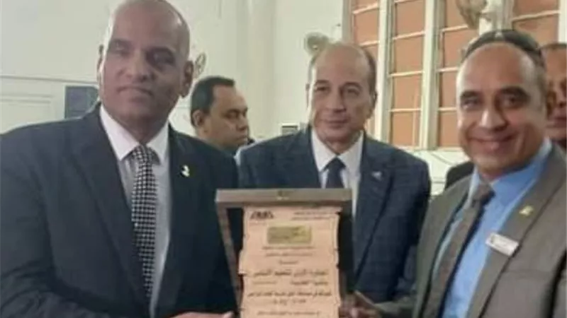 مدير تعليم المنيا يؤكد على جاهزية مقار الانتخابات بالمدارس