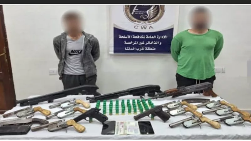 3عاطلين وسائق بحوزتهم 