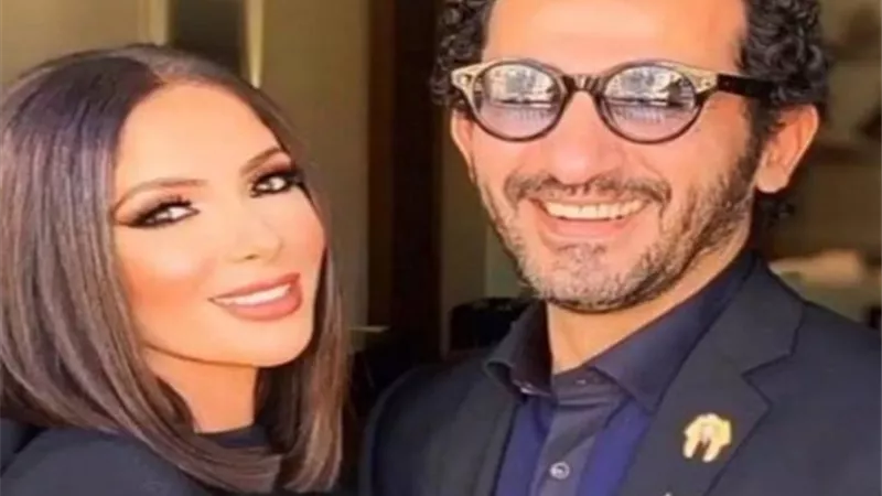 مني زكي تنهار فى جنازة شقيق أحمد حلمي