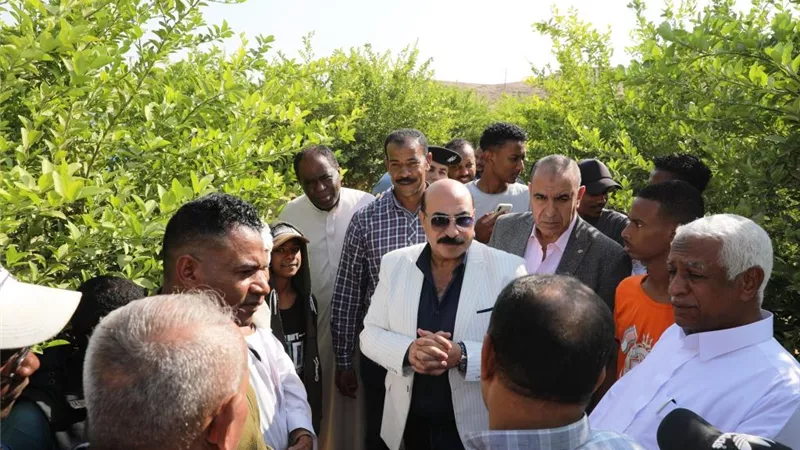 محافظ أسوان يزور مزرعة شباب الخير بنصر النوبة..صور
